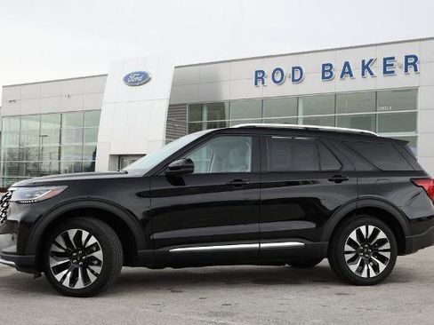 Certified 2025 Ford Explorer Platinum w/ LUX Leather Package image 3