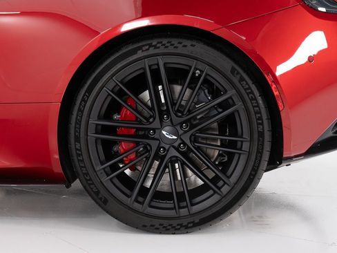 Used 2025 Aston Martin DB12 Convertible image 44