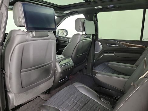 Used 2024 Cadillac Escalade ESV Premium Luxury Platinum AWD/4WD image 13