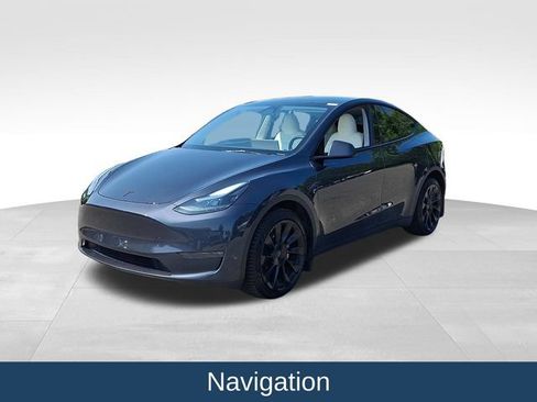 Used 2024 Tesla Model Y Long Range AWD/4WD image 4