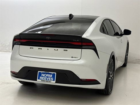 Used 2024 Toyota Prius XLE image 10