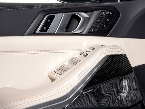 Used 2024 BMW X7 M60i w/ Executive Package image 60