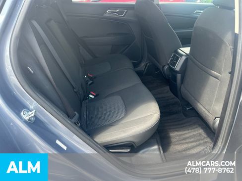 Used 2025 Kia Sportage LX FWD image 17