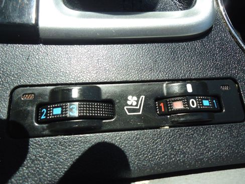 Used 2018 Toyota Highlander Limited Platinum AWD/4WD image 22