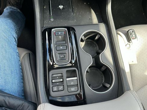 Used 2025 Honda Pilot Elite image 17