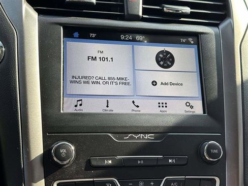 Used 2019 Ford Fusion SE image 18