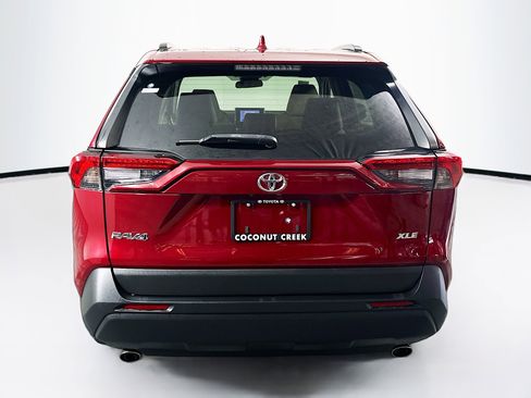 Used 2023 Toyota RAV4 XLE w/ Convenience Package image 4