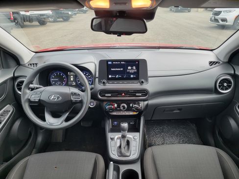 Used 2022 Hyundai Kona SEL image 18