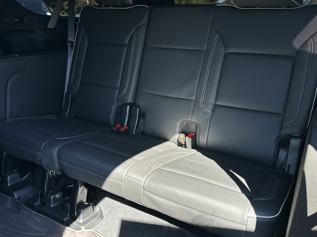 Used 2023 GMC Yukon XL SLT AWD/4WD image 16