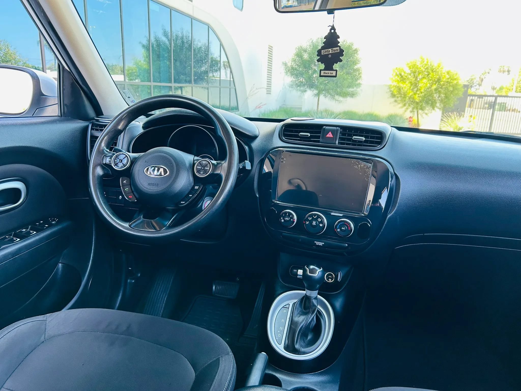 Used 2017 Kia Soul FWD image 34
