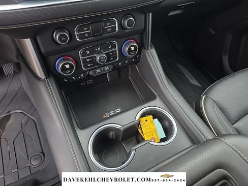 Used 2024 Chevrolet Suburban Premier AWD/4WD image 17