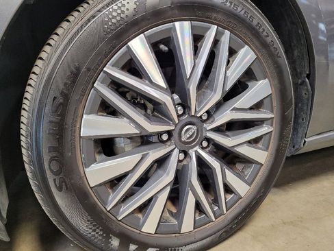 Used 2024 Nissan Altima 2.5 SV image 31