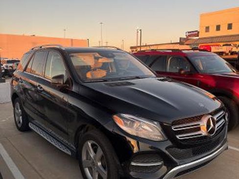 Used 2018 Mercedes-Benz GLE 350 4MATIC image 2