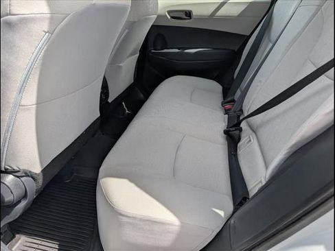 Used 2024 Toyota Corolla Cross L image 10