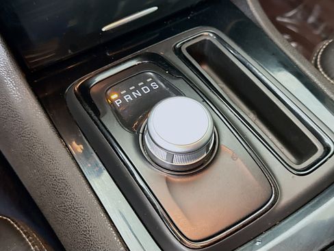 Used 2019 Chrysler 300 S RWD image 20