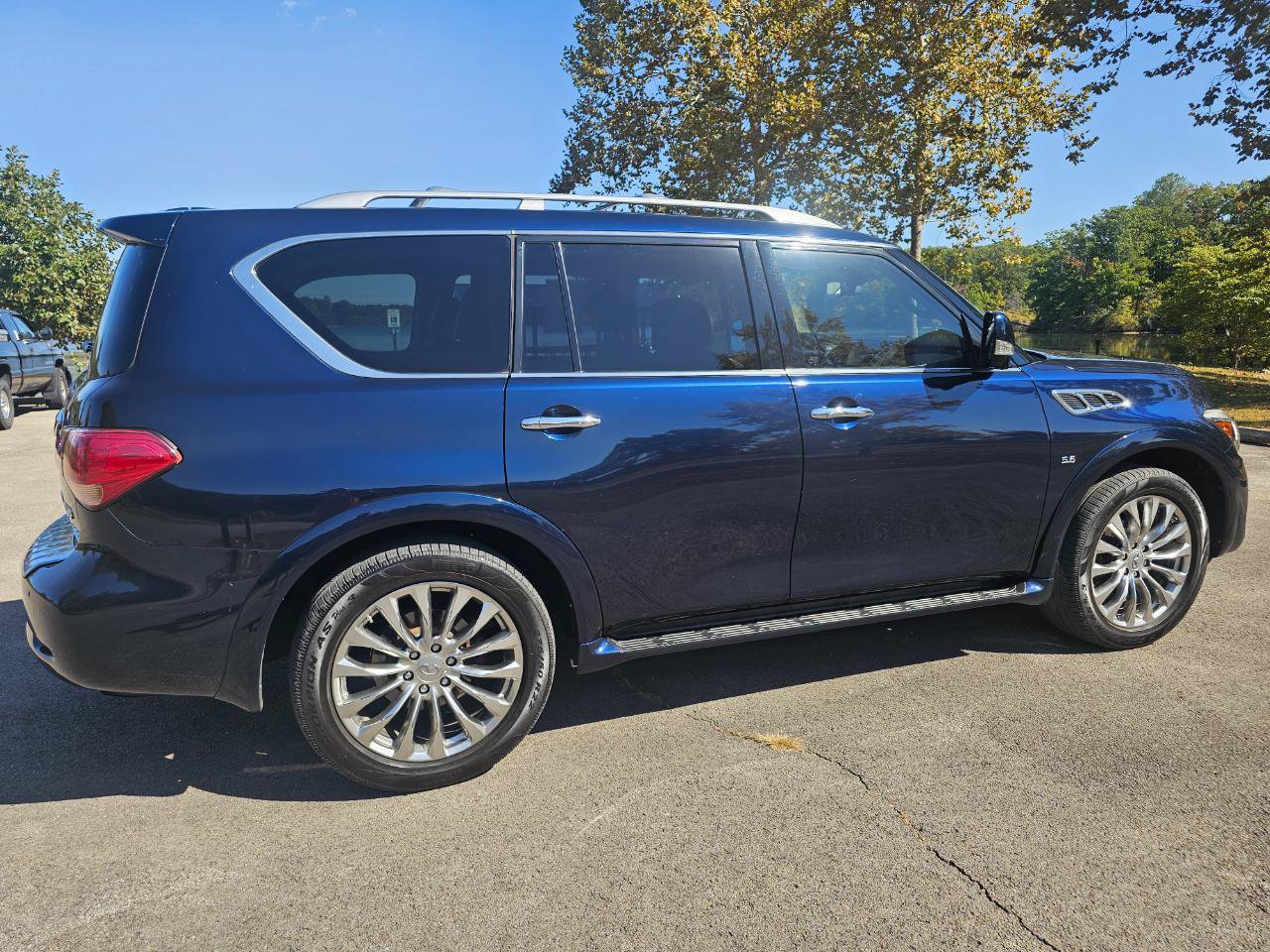 Used 2015 INFINITI QX80 4WD w/ 22" Wheel Package image 4