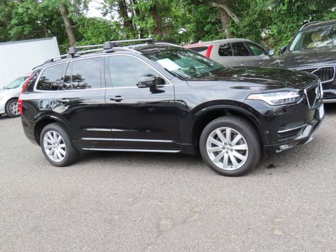 Used 2017 Volvo XC90 T6 Momentum w/ Vision Package AWD/4WD image 7