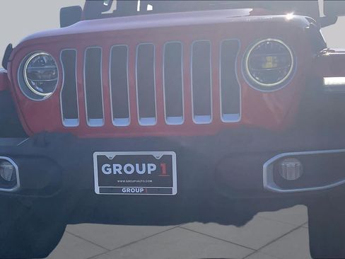 Used 2021 Jeep Wrangler Unlimited Sahara AWD/4WD image 30