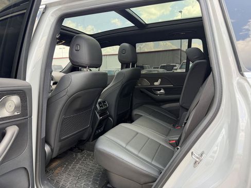 Used 2025 Mercedes-Benz GLS 450 4MATIC image 17