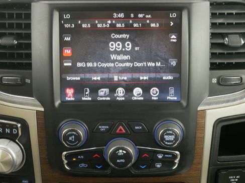 Used 2017 RAM 1500 Laramie AWD/4WD image 18