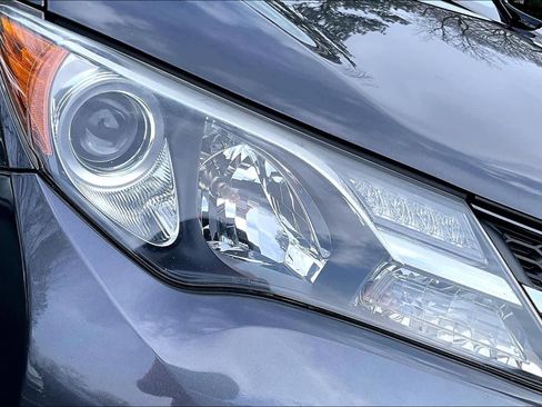 Used 2014 Toyota RAV4 XLE image 28