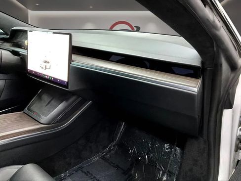 Used 2022 Tesla Model S AWD/4WD image 29