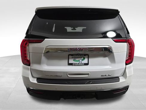 Used 2022 GMC Yukon XL SLE w/ Gmc Pro Safety Plus Package AWD/4WD image 6