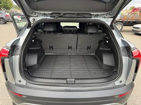 Used 2024 Chevrolet Blazer EV LT AWD/4WD image 19