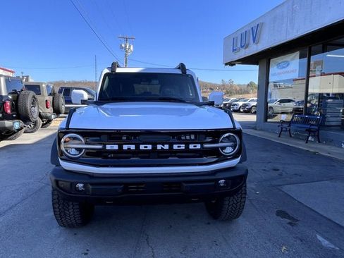 New 2025 Ford Bronco Outer Banks w/ Sasquatch Package image 4