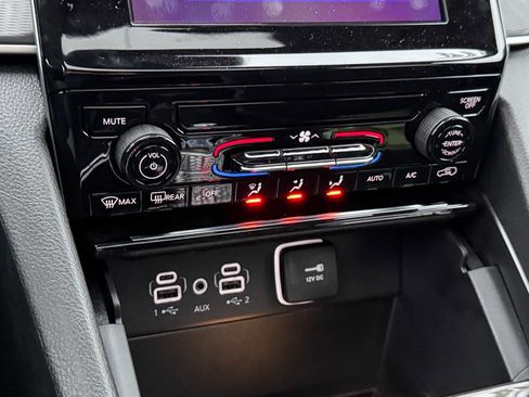 Used 2024 Jeep Grand Cherokee L Laredo image 27