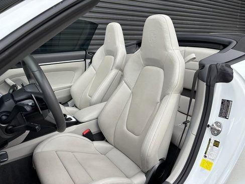 Certified 2022 Porsche 911 Carrera GTS image 5