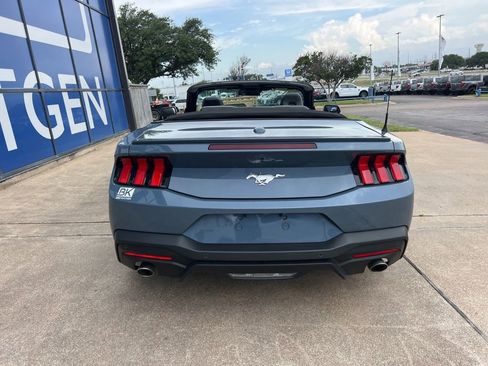 Used 2025 Ford Mustang Premium RWD image 28