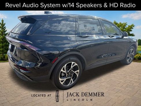 Used 2024 Lincoln Nautilus Premier w/ Equipment Group 102A AWD/4WD image 7