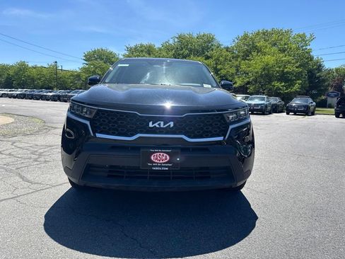 Used 2023 Kia Sorento LX AWD/4WD image 2