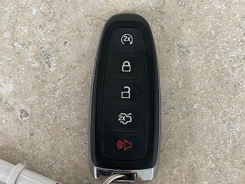 Used 2017 Ford Taurus Limited w/ Driver Assist Package image 25