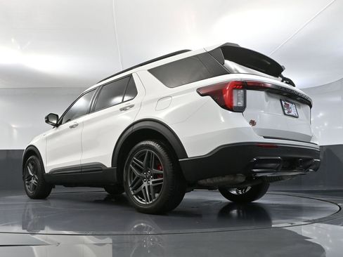 Used 2025 Ford Explorer ST-Line w/ ST-Line Street Pack image 59