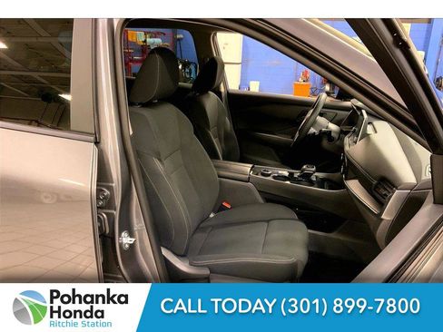 Used 2024 Nissan Rogue S image 6