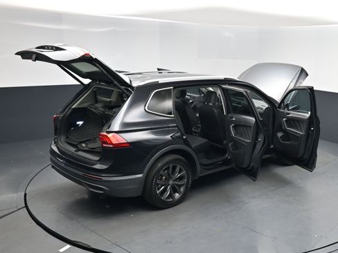 Used 2022 Volkswagen Tiguan SE image 18