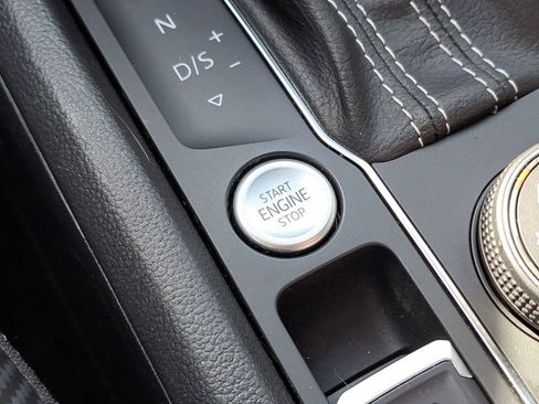 Used 2021 Volkswagen Atlas Cross Sport SE image 21