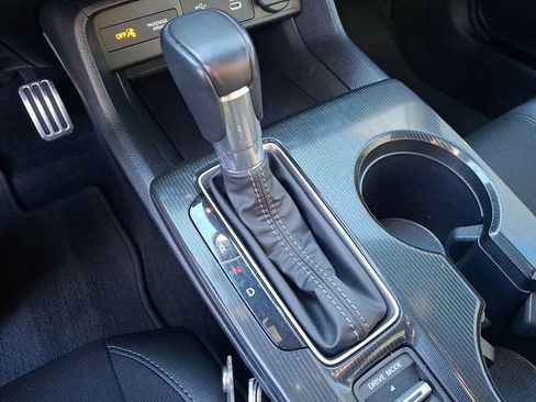 Used 2025 Honda Civic Sport image 14