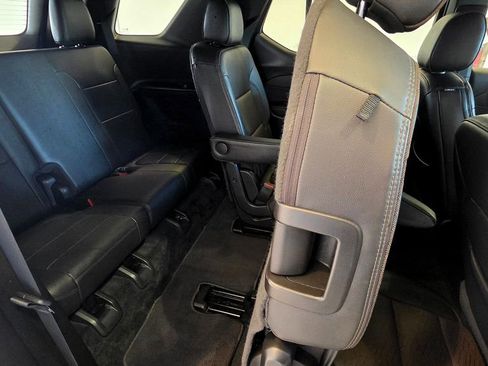 Used 2023 Chevrolet Traverse High Country AWD/4WD image 59