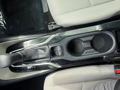 Used 2021 Toyota Corolla LE image 15