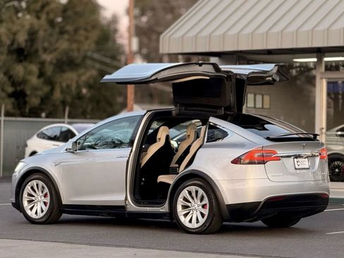 Used 2016 Tesla Model X Performance image 7