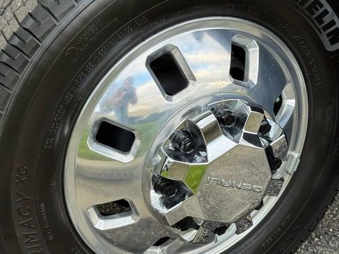 Used 2025 GMC Sierra 3500 Denali w/ Denali Reserve Package image 15