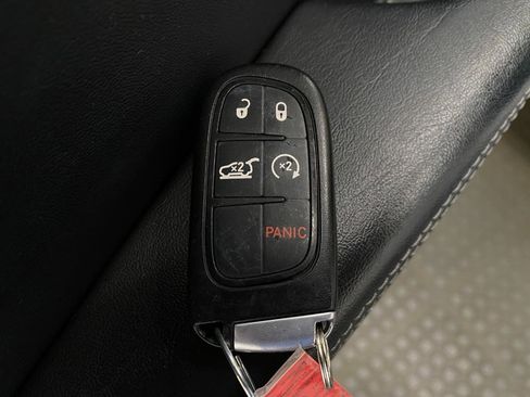 Used 2019 Jeep Cherokee Limited w/ Luxury Group AWD/4WD image 32