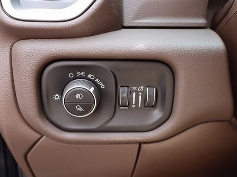 Used 2025 RAM 2500 Laramie w/ Towing Technology Group image 15