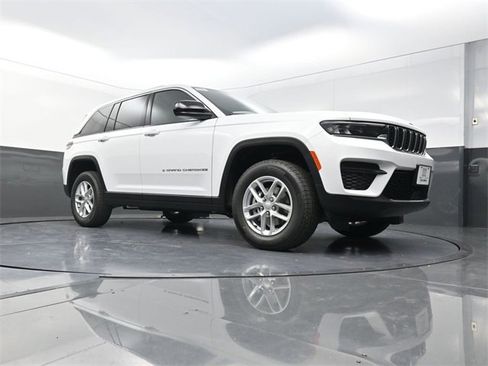 New 2025 Jeep Grand Cherokee Laredo X image 17