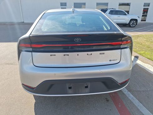 Used 2023 Toyota Prius LE image 5