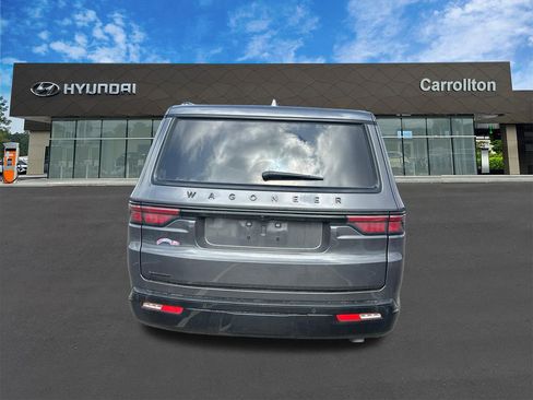 Used 2023 Jeep Wagoneer Series II image 6