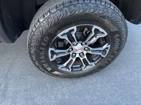 Used 2023 GMC Canyon AT4 w/ AT4 Premium Package AWD/4WD image 43